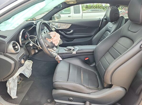 WDDWJ4KB8HF405941 2017 MERCEDES-BENZ C Черный Вид салона спереди
