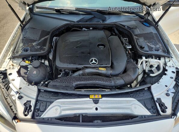 WDDWJ8DB3KF825229 2019 MERCEDES-BENZ C White Vista interior trasera