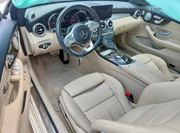 WDDWJ8DB3KF825229 2019 MERCEDES-BENZ C White Vista del salpicadero
