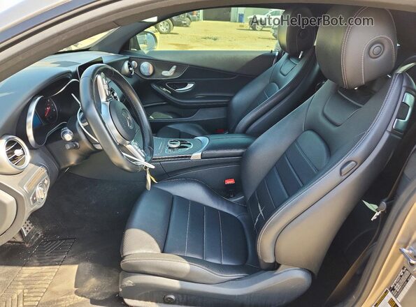 WDDWJ8EB4KF859808 2019 MERCEDES-BENZ C Silver Вид салону спереду