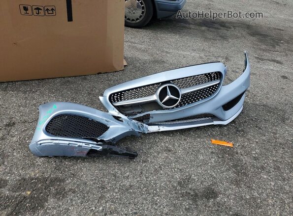 WDDWK4JB7JF617962 2018 MERCEDES-BENZ C Silver ძრავის განყოფილების ხედი