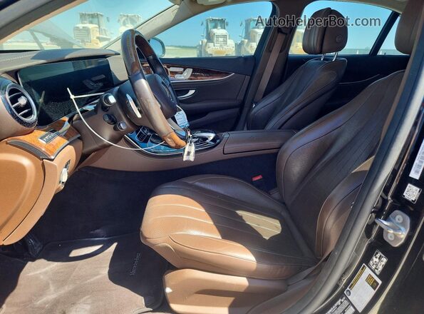 WDDZF4JB0HA205844 2017 MERCEDES-BENZ E Black Вид салону спереду