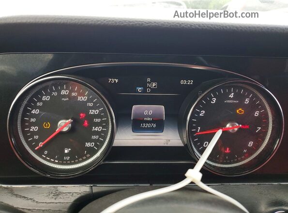 WDDZF4JB0HA240769 2017 MERCEDES-BENZ E Белый Вид щитка приборов