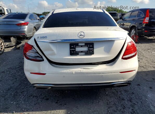 WDDZF4JB0JA381377 2018 MERCEDES-BENZ E White Вид ззаду
