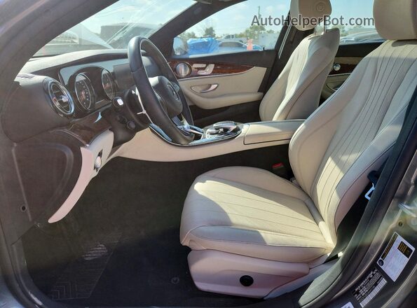 WDDZF4JB0JA445188 2018 MERCEDES-BENZ E Серебряный Вид салона спереди