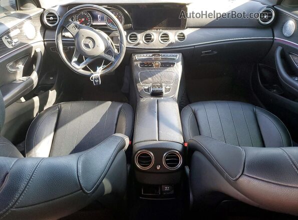 WDDZF4JB0JA458037 2018 MERCEDES-BENZ E Silver Widok deski rozdzielczej
