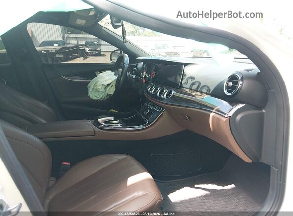 WDDZF4JB0KA508520 2019 MERCEDES-BENZ E-CLASS Белый Вид салона спереди