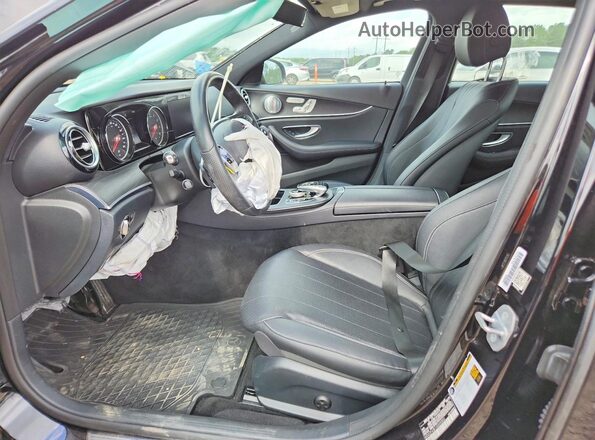 WDDZF4JB1JA339302 2018 MERCEDES-BENZ E Черный Вид салона спереди