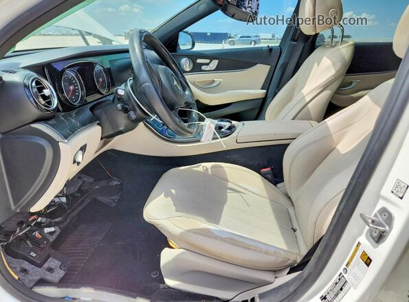 WDDZF4JB3HA171558 2017 MERCEDES-BENZ E White Вид салону спереду
