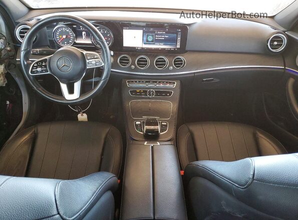 WDDZF4JB4KA526972 2019 MERCEDES-BENZ E Белый Вид панели приборов