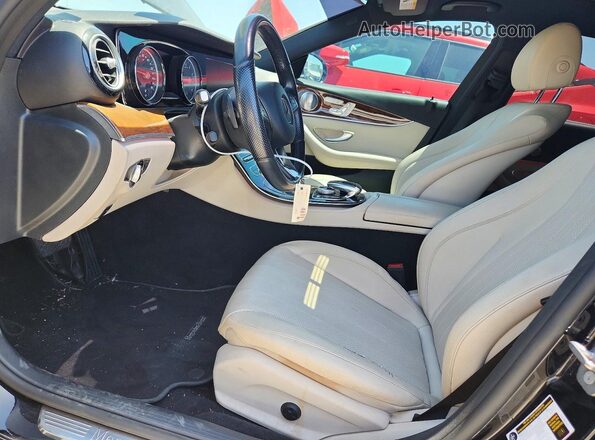 WDDZF4JB5HA158374 2017 MERCEDES-BENZ E Black Widok wnętrza z przodu