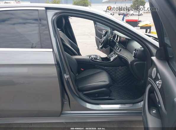 WDDZF4JB5HA233297 2017 MERCEDES-BENZ E-CLASS Gray Вид салону спереду