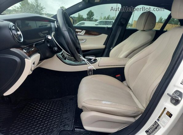 WDDZF4JB7HA087064 2017 MERCEDES-BENZ E White წინა სალონის ხედი