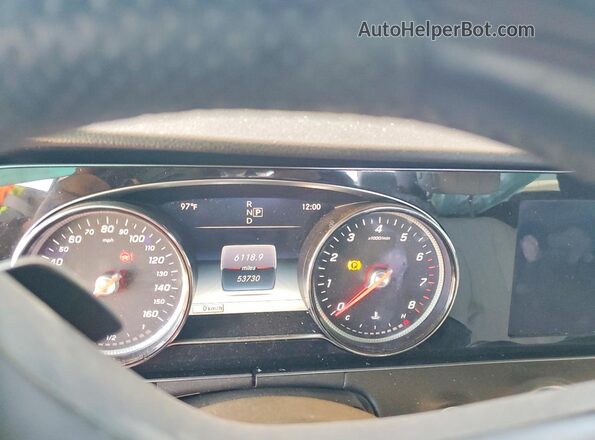 WDDZF4JB8HA163195 2017 MERCEDES-BENZ E Red Սարքավորումների վահանակի տեսք