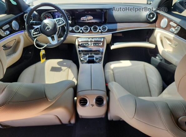 WDDZF4JB9KA563953 2019 MERCEDES-BENZ E Black Widok deski rozdzielczej