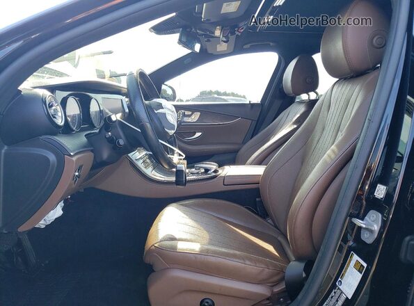 WDDZF4KB1HA032799 2017 MERCEDES-BENZ E Черный Вид салона спереди