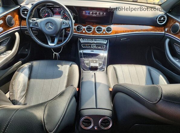 WDDZF4KB1HA085924 2017 MERCEDES-BENZ E Black Widok deski rozdzielczej