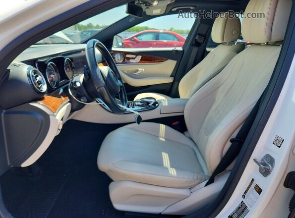 WDDZF4KB4HA019819 2017 MERCEDES-BENZ E White Widok wnętrza z przodu