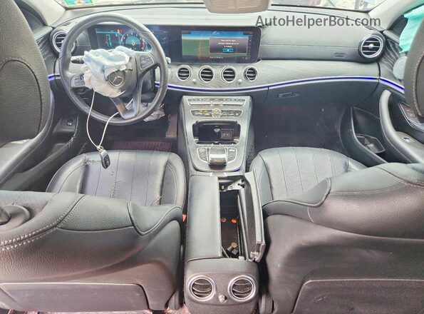 WDDZF4KB4JA310083 2018 MERCEDES-BENZ E Серый Вид панели приборов