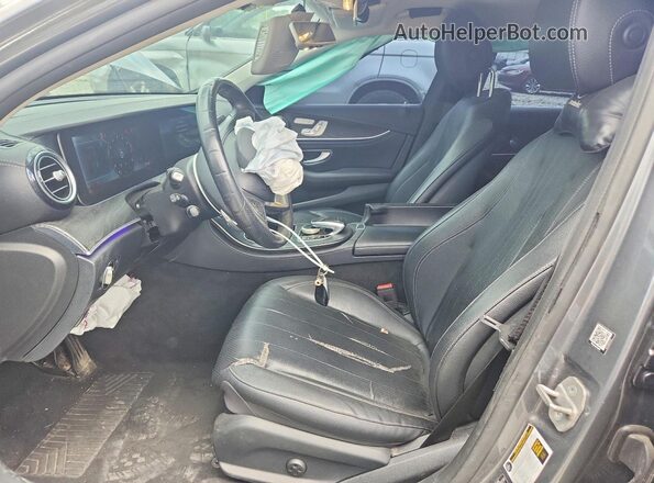 WDDZF4KB4JA310083 2018 MERCEDES-BENZ E Серый Вид салона спереди