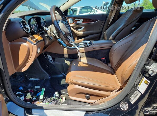 WDDZF4KB4JA360255 2018 MERCEDES-BENZ E Black Вид салону спереду