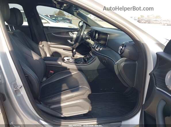 WDDZF4KB6HA170810 2017 MERCEDES-BENZ E-CLASS Silver Widok wnętrza z przodu