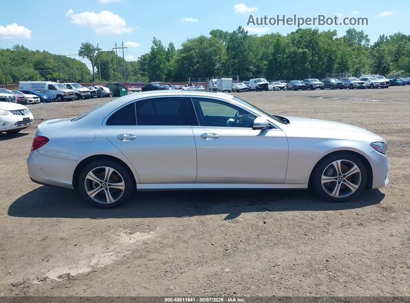 WDDZF4KB6HA233601 2017 MERCEDES-BENZ E-CLASS Silver Widok wnętrza z tyłu