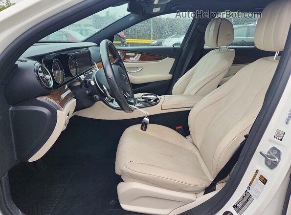 WDDZF4KB7HA050157 2017 MERCEDES-BENZ E White Вид салону спереду