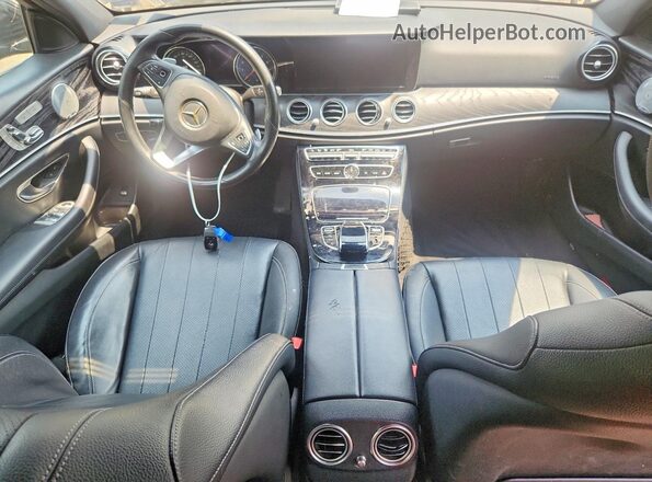 WDDZF4KB7HA078010 2017 MERCEDES-BENZ E Black Вид панелі приладів