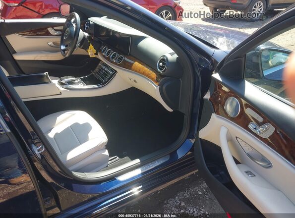 WDDZF4KB7HA285156 2017 MERCEDES-BENZ E-CLASS Blue Widok wnętrza z przodu