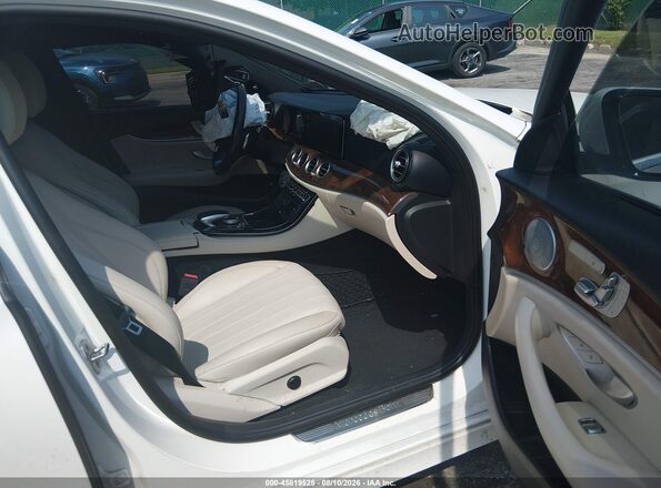 WDDZF4KB9JA394935 2018 MERCEDES-BENZ E-CLASS White წინა სალონის ხედი