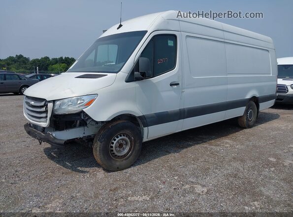 WDRPF1CD4KP160393 2019 FREIGHTLINER SPRINTER 2500 White Front left