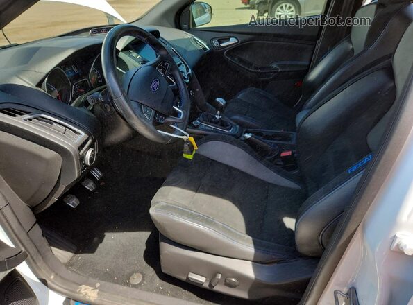 WF0DP3TH0H4125064 2017 FORD FOCUS Белый Вид салона спереди