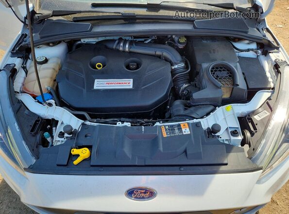 WF0DP3TH0H4125064 2017 FORD FOCUS Белый Вид задней части салона