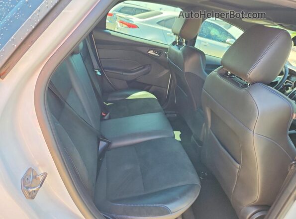 WF0DP3TH0H4125064 2017 FORD FOCUS Белый Вид задних сидений