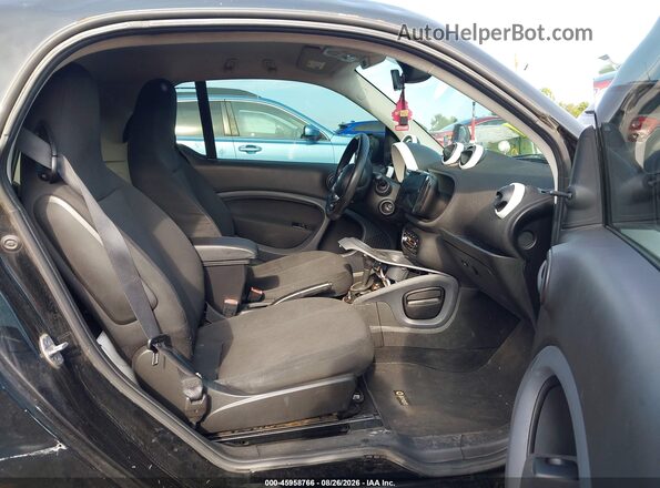 WMEFJ5DA4GK074528 2016 SMART FORTWO White Front interior view