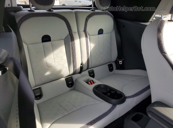 WMW13GX03S2X39863 2025 MINI COOPER Black Հետևի նստատեղերի տեսք