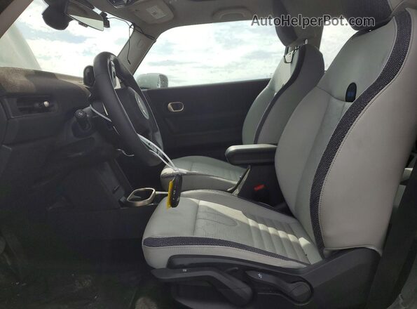 WMW23GD02S2W33784 2025 MINI COOPER Green Front interior view