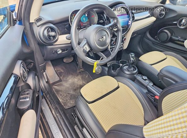 WMW53DH00P2T76928 2023 MINI COOPER Синий Вид панели приборов