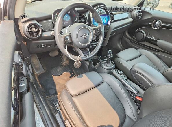 WMW53DH02P2T36141 2023 MINI COOPER White Dashboard view
