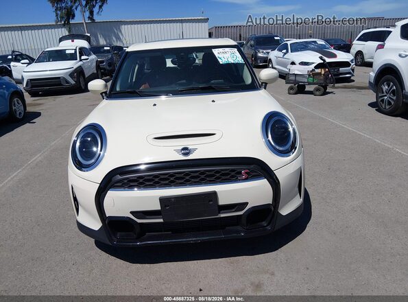 WMW53DK00N2R61174 2022 MINI HARDTOP Cream Rear interior view