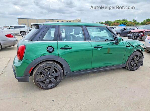 WMW53DK03R2U51956 2024 MINI COOPER Зеленый Задняя правая четверть