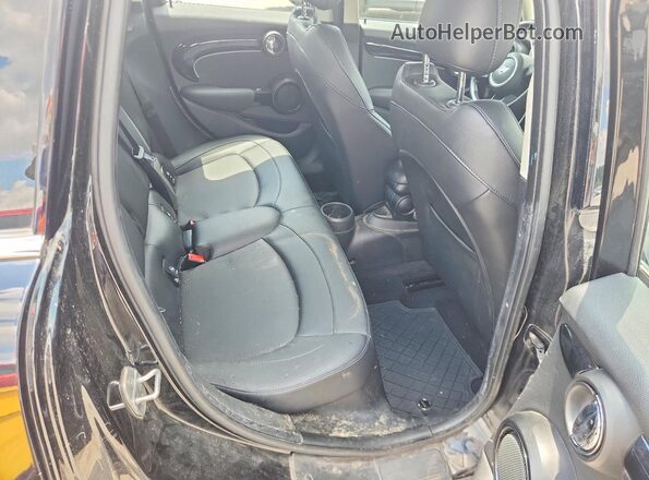WMW53DK08N2R12675 2022 MINI COOPER Black Вид задніх сидінь