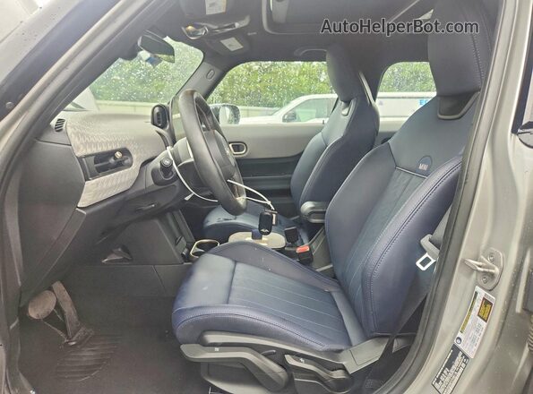 WMW53GD00T2Y09178 2026 MINI COOPER Silver Vista interior delantera