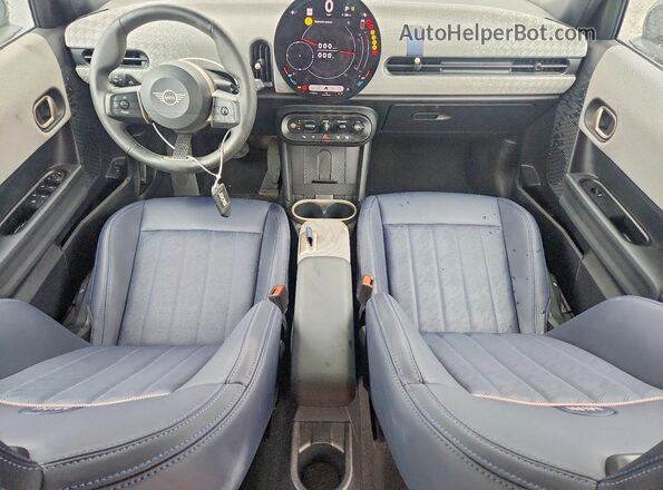 WMW53GD00T2Y09178 2026 MINI COOPER Silver Vista del salpicadero