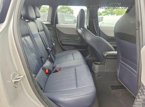 WMW53GD00T2Y09178 2026 MINI COOPER Silver Vista de los asientos traseros