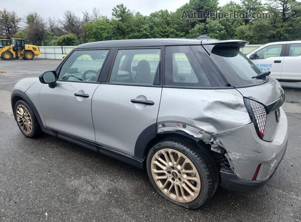 WMW53GD00T2Y09178 2026 MINI COOPER Silver Vista de la etiqueta del VIN