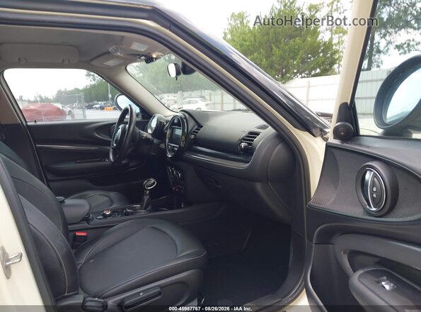 WMWLN9C32H2E49592 2017 MINI CLUBMAN Кремовый Вид салона спереди