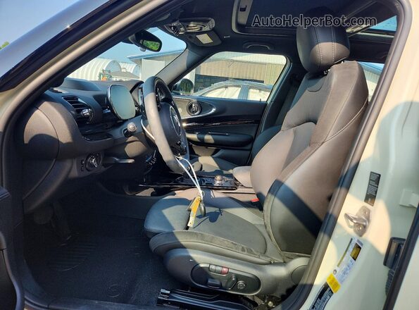 WMWXJ1C02M2P46020 2021 MINI COOPER Beige წინა სალონის ხედი