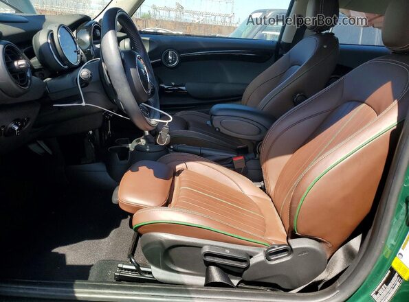 WMWXP7C51K2L14593 2019 MINI COOPER Зеленый Вид салона спереди